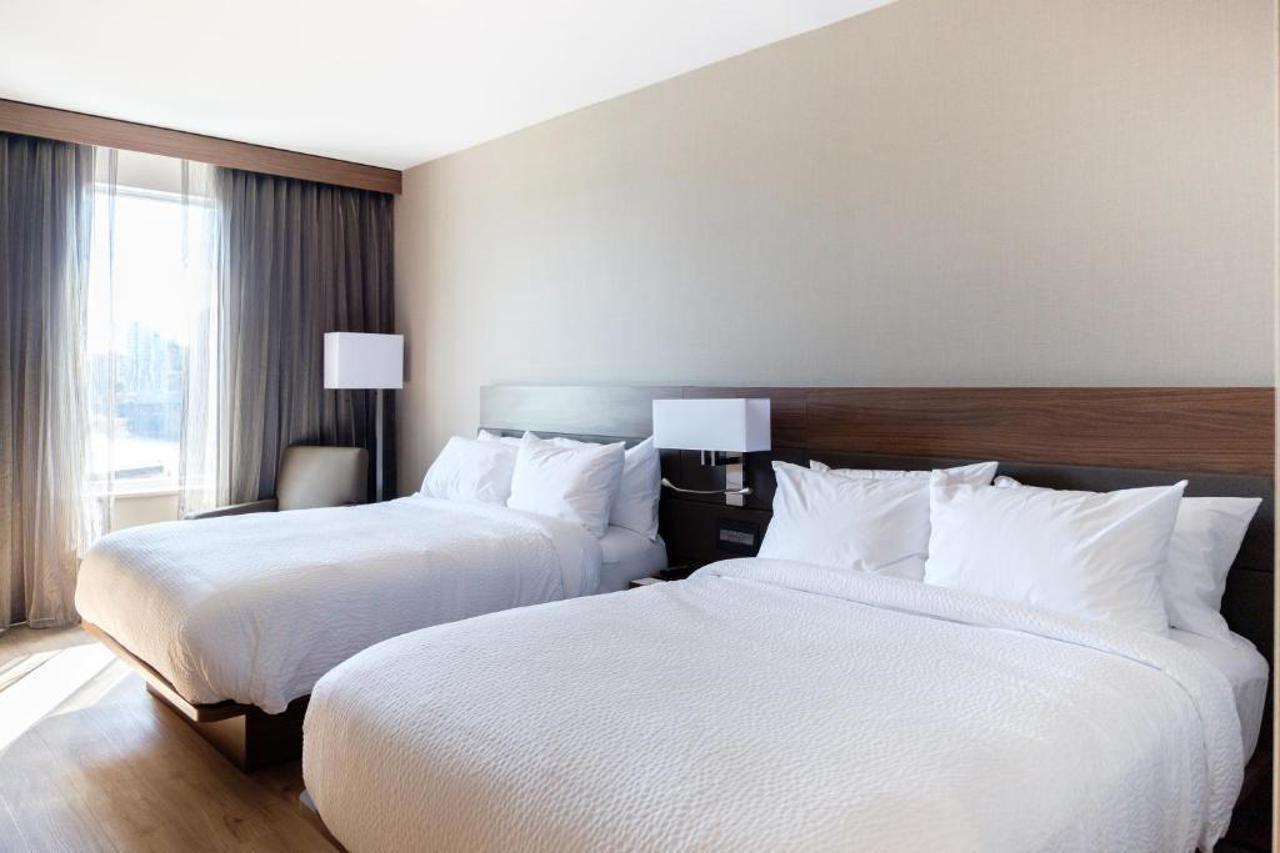 Ac Hotel By Marriott Cincinnati At The Banks Екстериор снимка