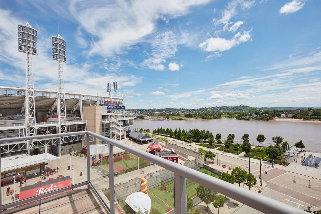 Ac Hotel By Marriott Cincinnati At The Banks Екстериор снимка