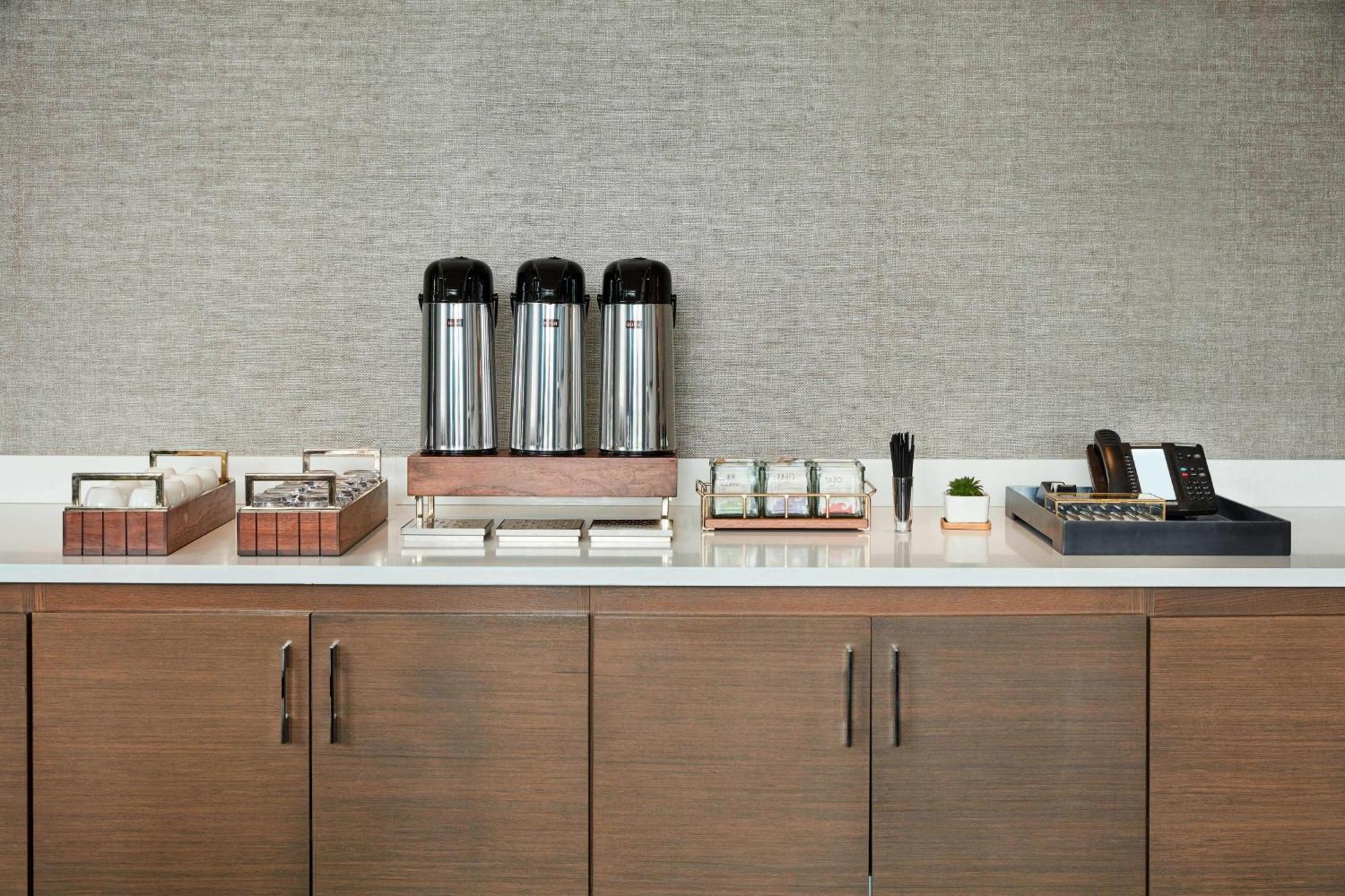 Ac Hotel By Marriott Cincinnati At The Banks Екстериор снимка