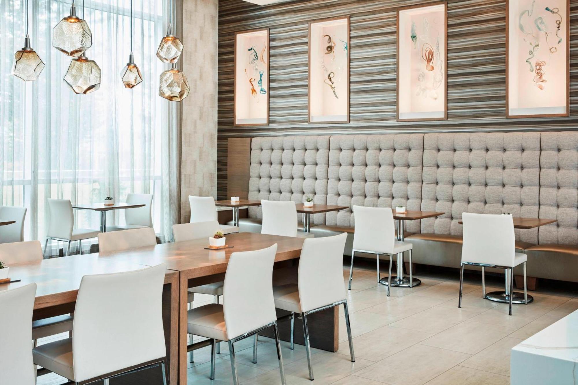 Ac Hotel By Marriott Cincinnati At The Banks Екстериор снимка