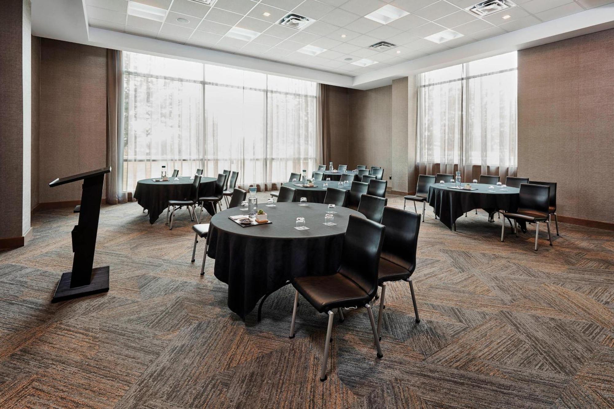 Ac Hotel By Marriott Cincinnati At The Banks Екстериор снимка