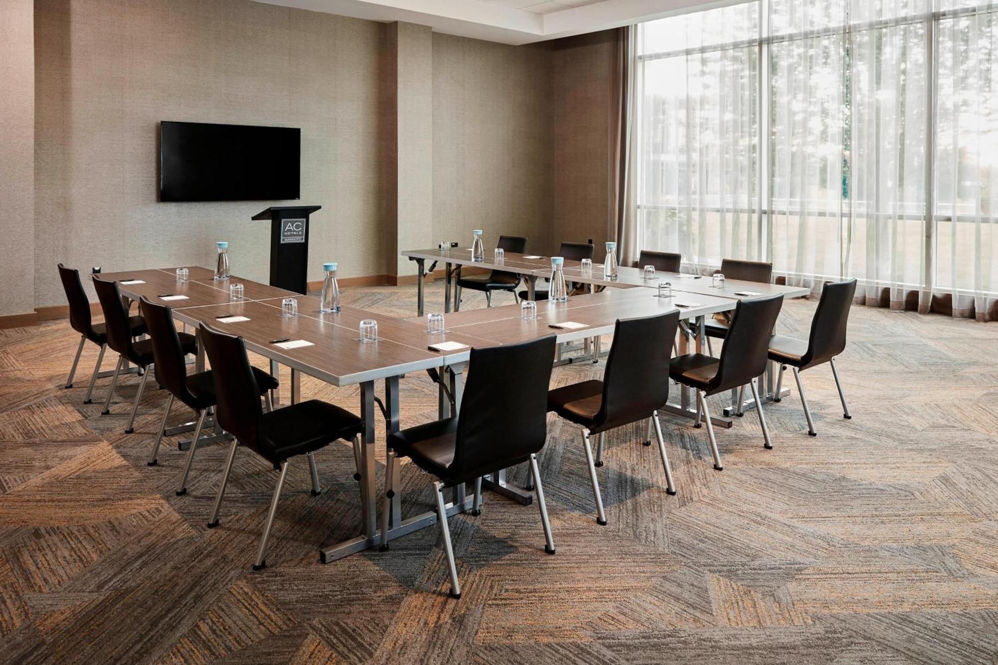 Ac Hotel By Marriott Cincinnati At The Banks Екстериор снимка