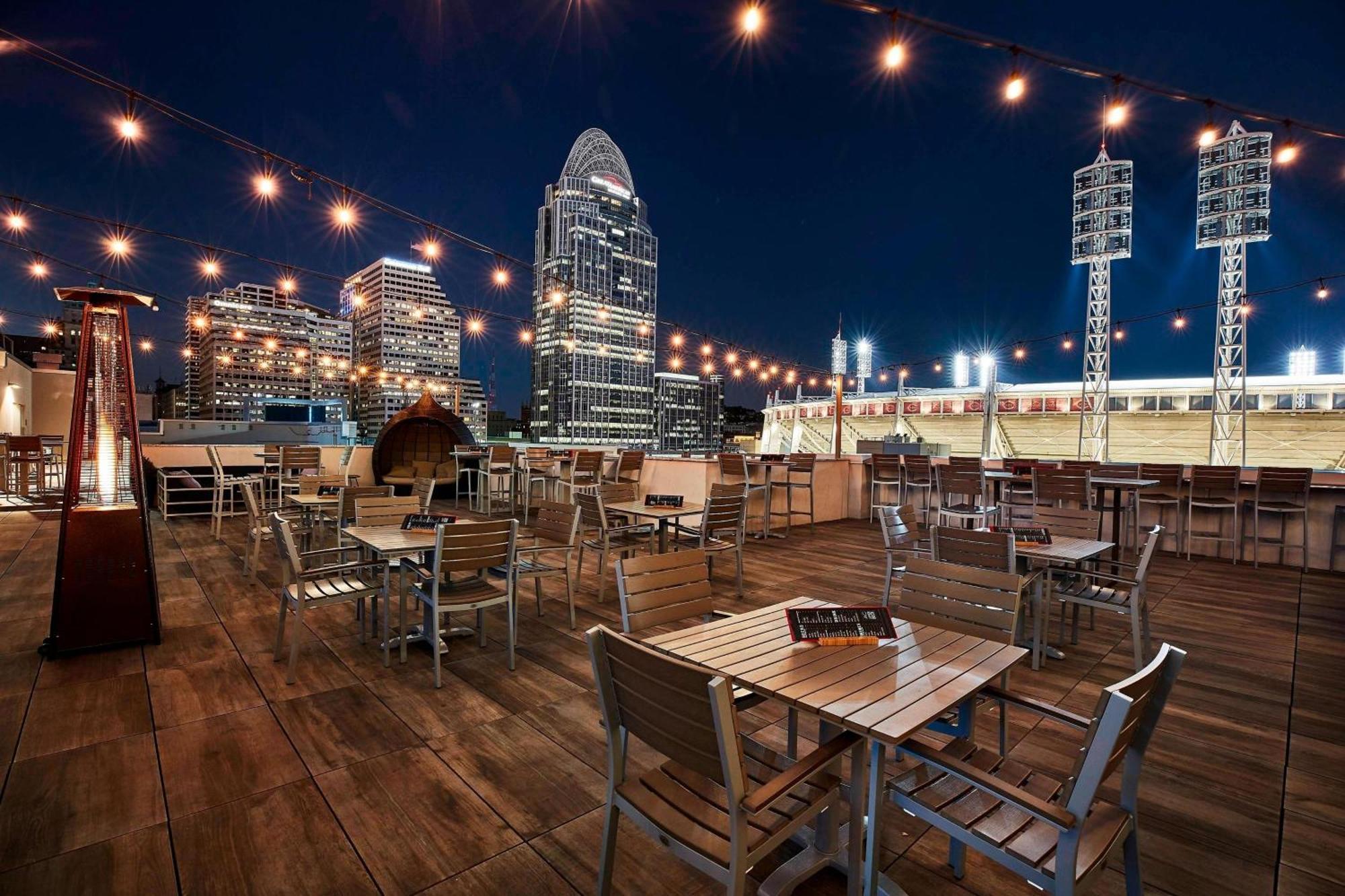 Ac Hotel By Marriott Cincinnati At The Banks Екстериор снимка