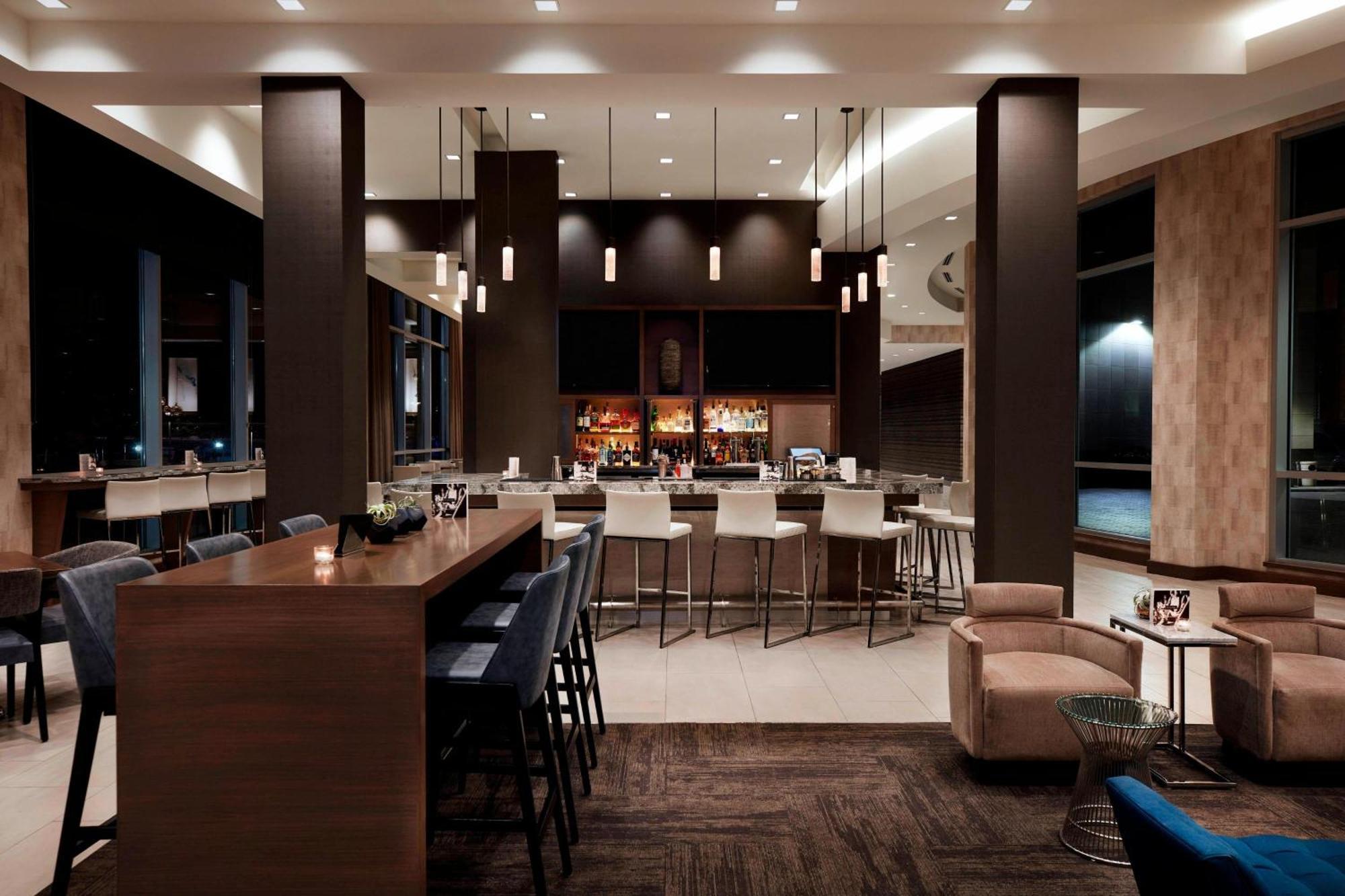 Ac Hotel By Marriott Cincinnati At The Banks Екстериор снимка
