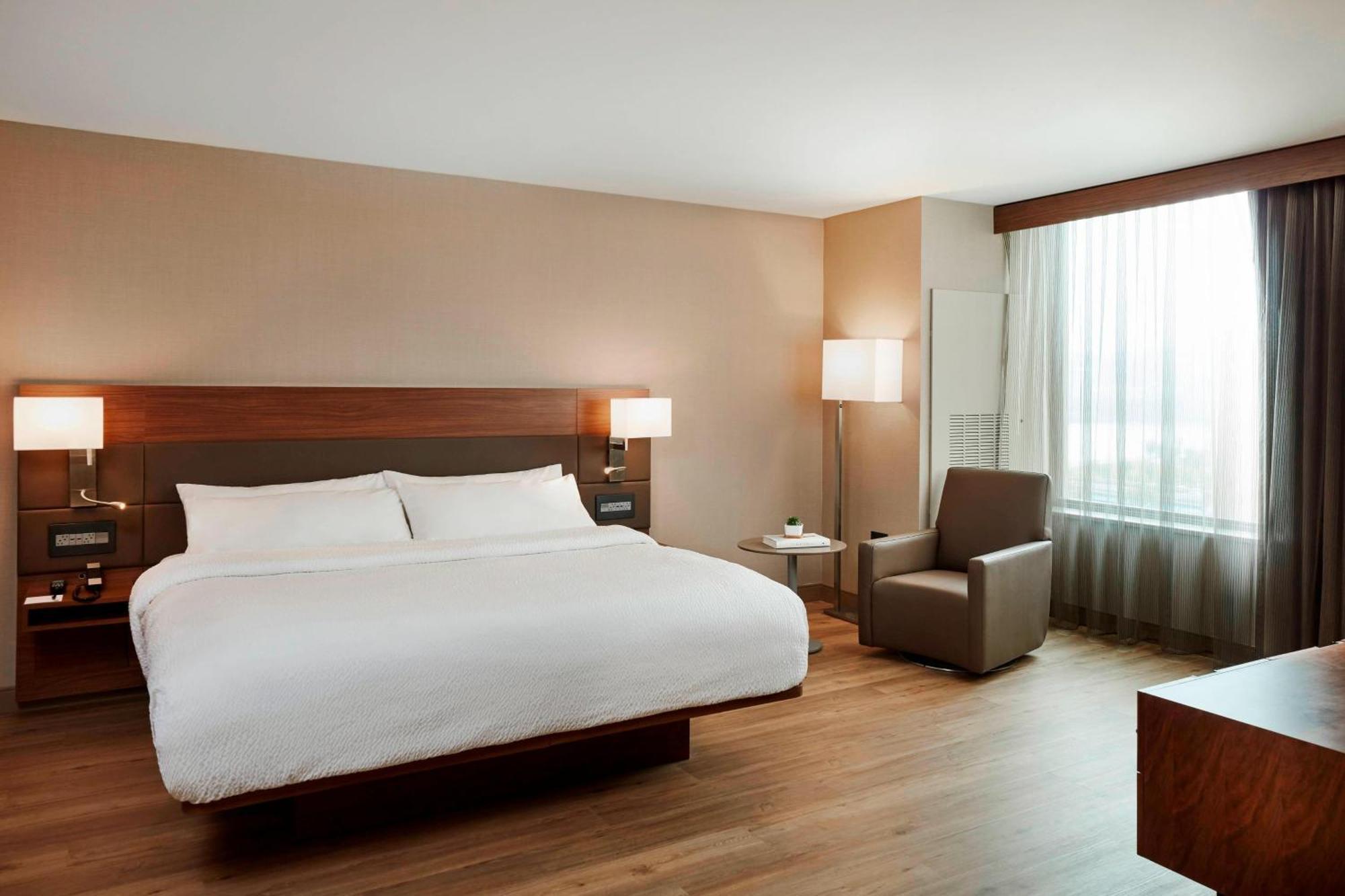 Ac Hotel By Marriott Cincinnati At The Banks Екстериор снимка