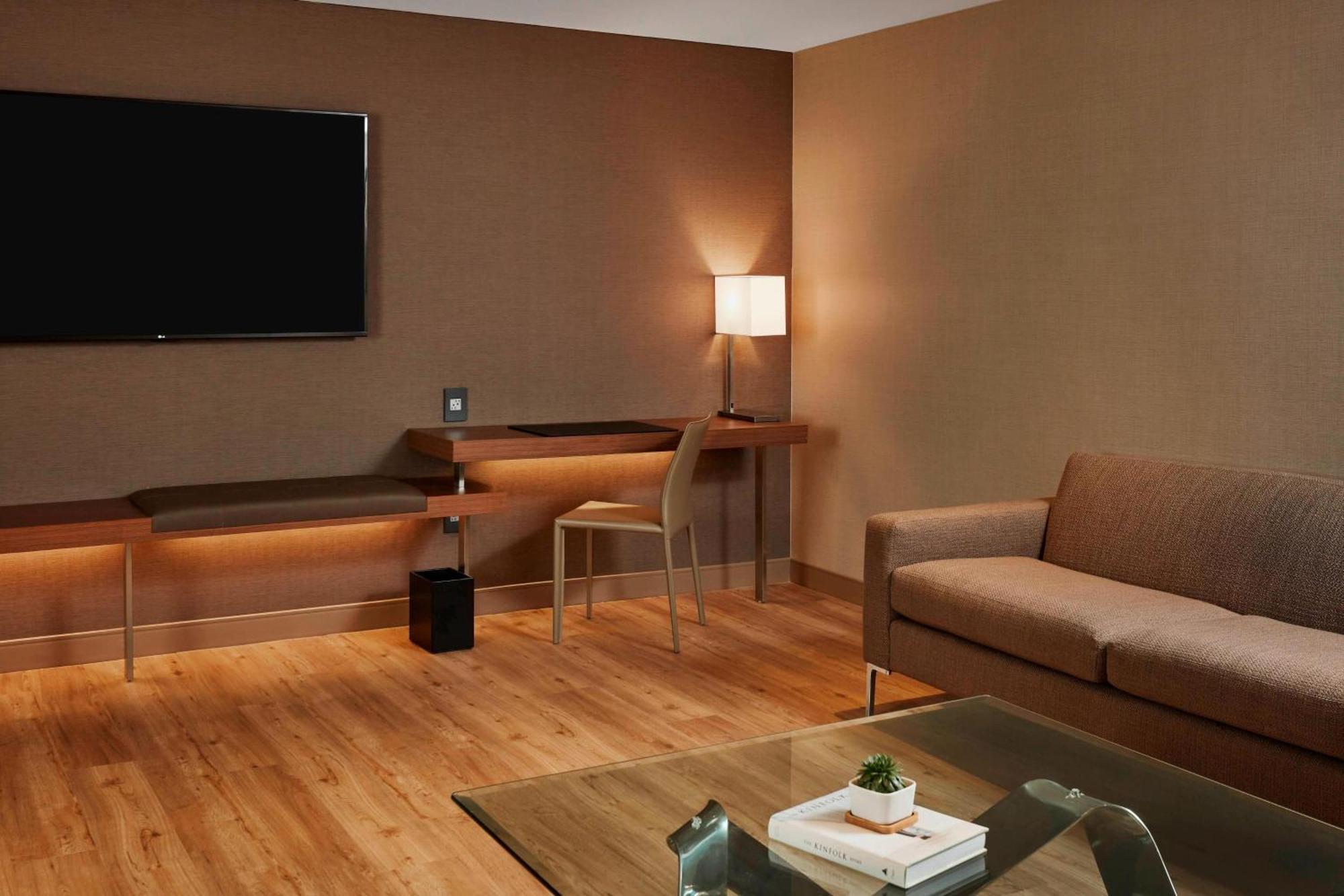 Ac Hotel By Marriott Cincinnati At The Banks Екстериор снимка