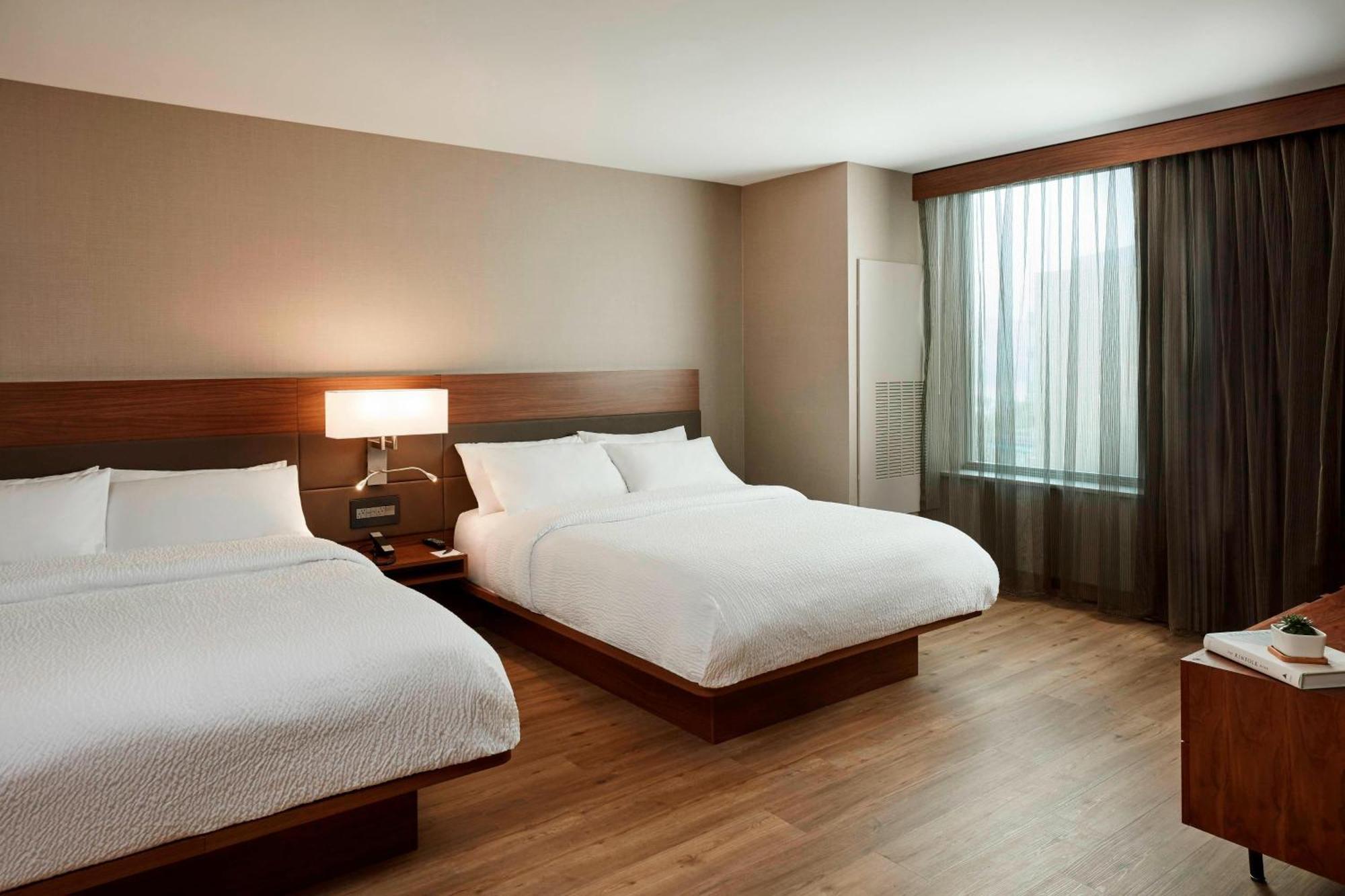 Ac Hotel By Marriott Cincinnati At The Banks Екстериор снимка